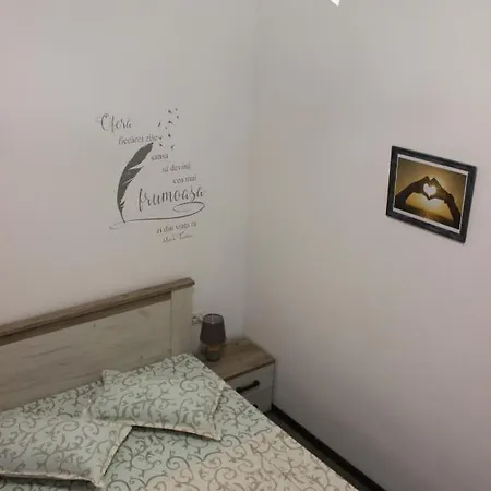 La Belle Vie Apartment *